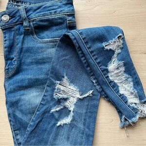 American Eagle Women’s High Rise Distressed Skinny Jeans